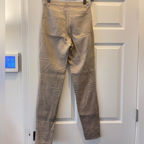 H&M Pants - Picture 2 of 3